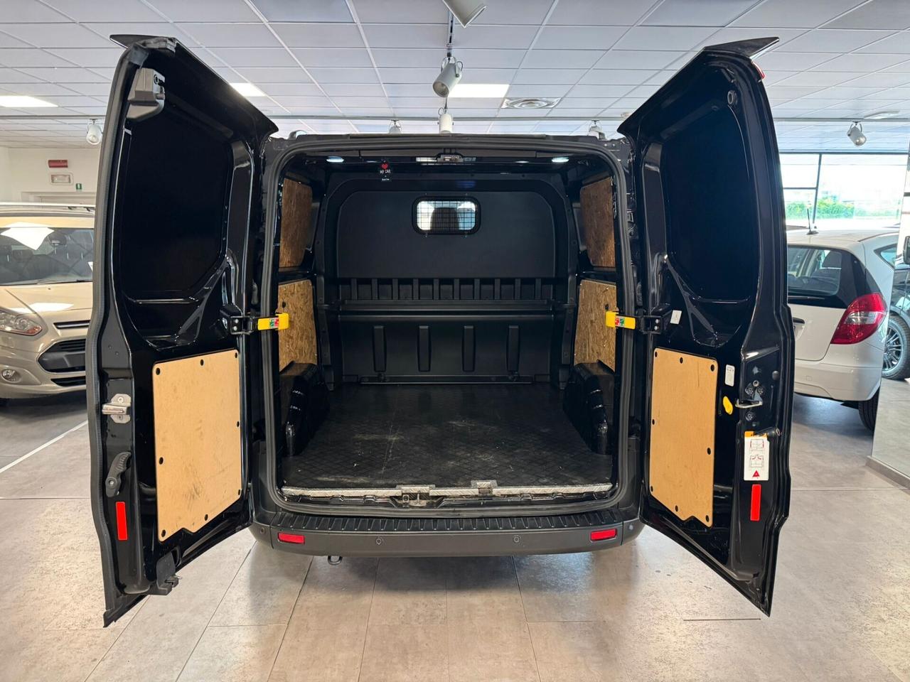 Ford Transit Custom 340 2.0 EcoBlue 131CV PL-DC 6 POSTI TOTAL BLACK