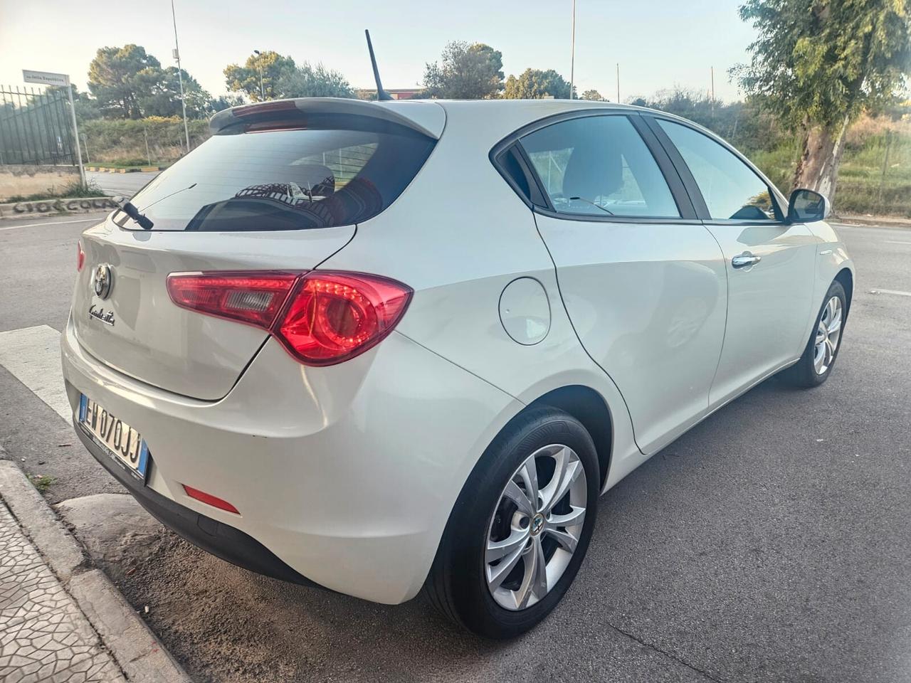 Alfa Romeo Giulietta 1.6 JTDM 105CV