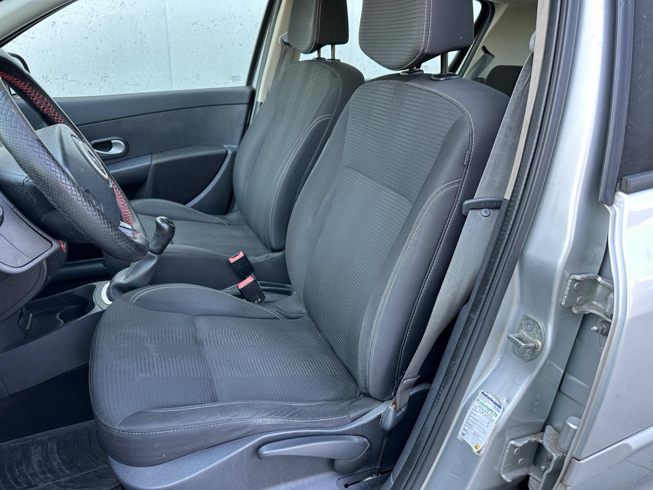 Renault Clio 1.2 16V 5 porte Luxe