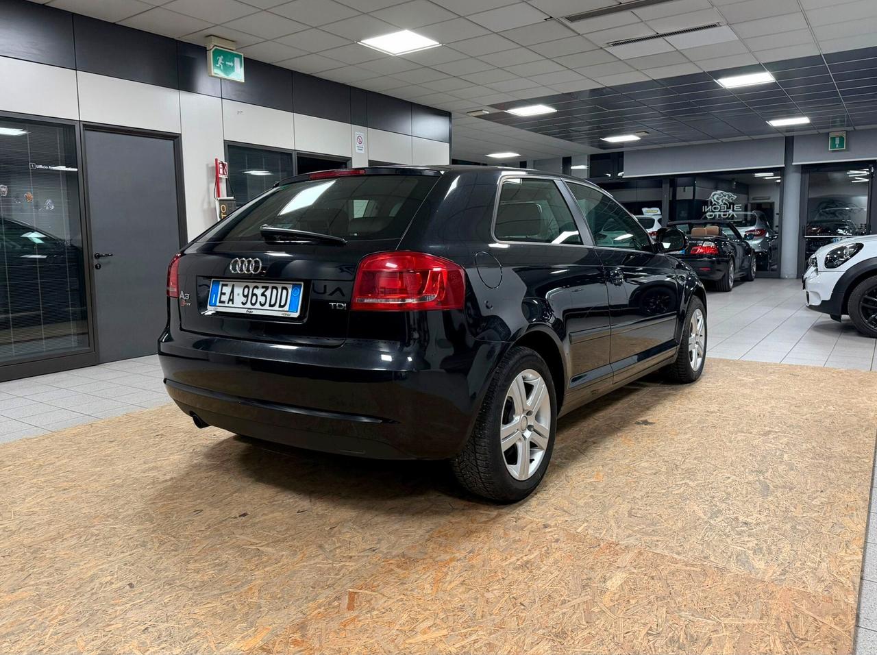 AUDI A3 1.6 TDI 105 CV AMBITION