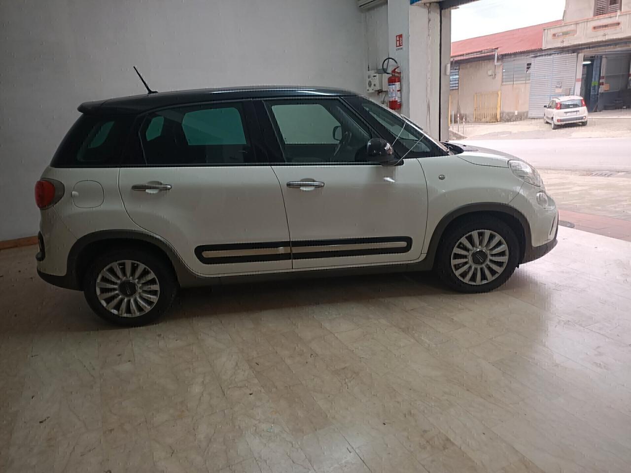 Fiat 500L 1.6 MJT 120CV Trekking navigatore grande trazione disinseribilePARI AL NUOVO 2016