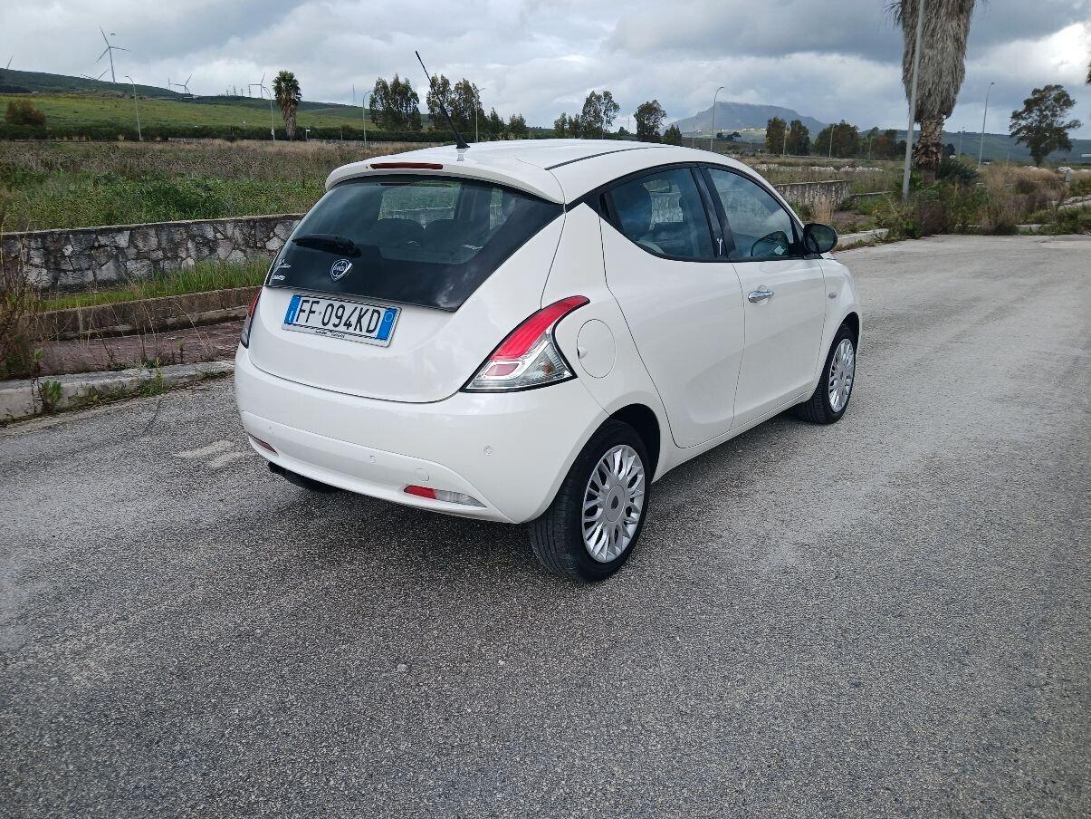 Lancia Ypsilon Gold 5 posti