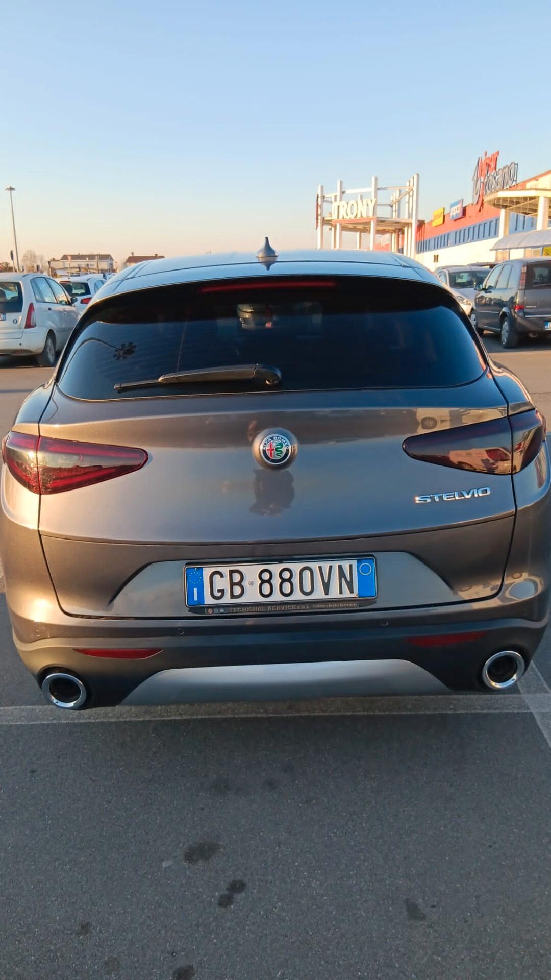 Alfa Romeo Stelvio 2.2 Turbodiesel 160 CV AT8 RWD Business