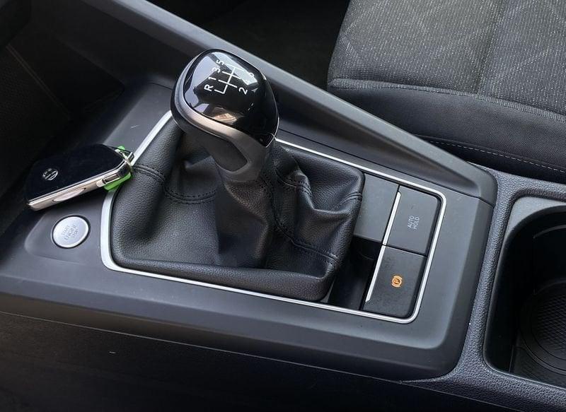 Volkswagen Golf 8 Life 2.0 TDI 116 CV