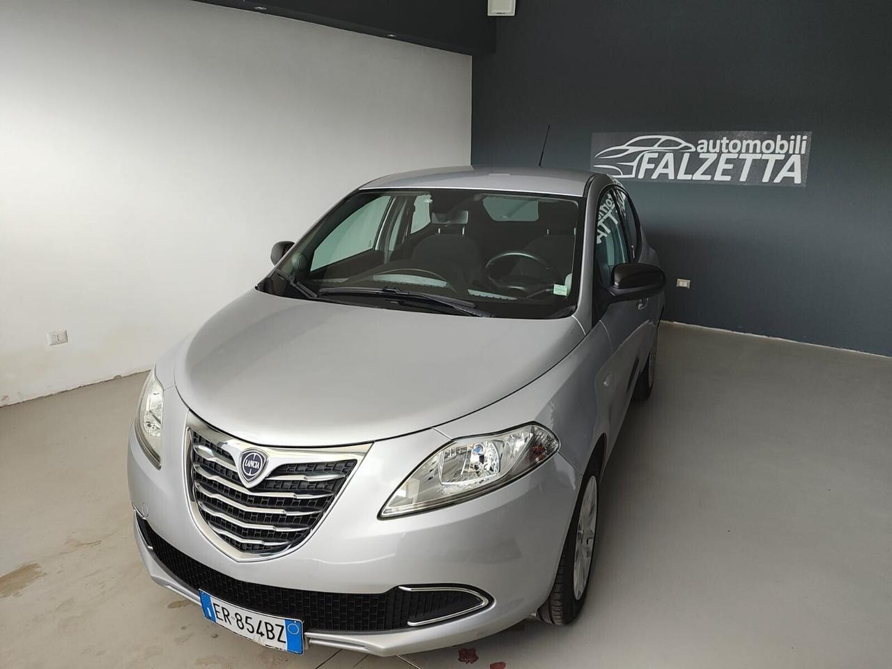 Lancia Ypsilon 1.2 69 CV 5 porte S&S Silver
