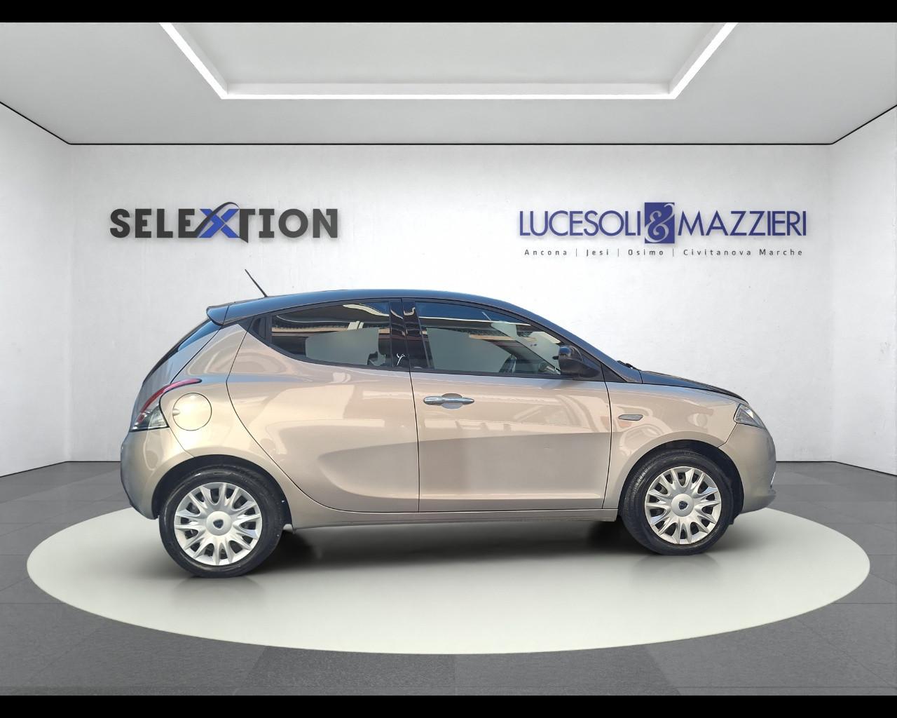 LANCIA Ypsilon 3ª serie - Ypsilon 1.2 69 CV 5 porte S&S Gold