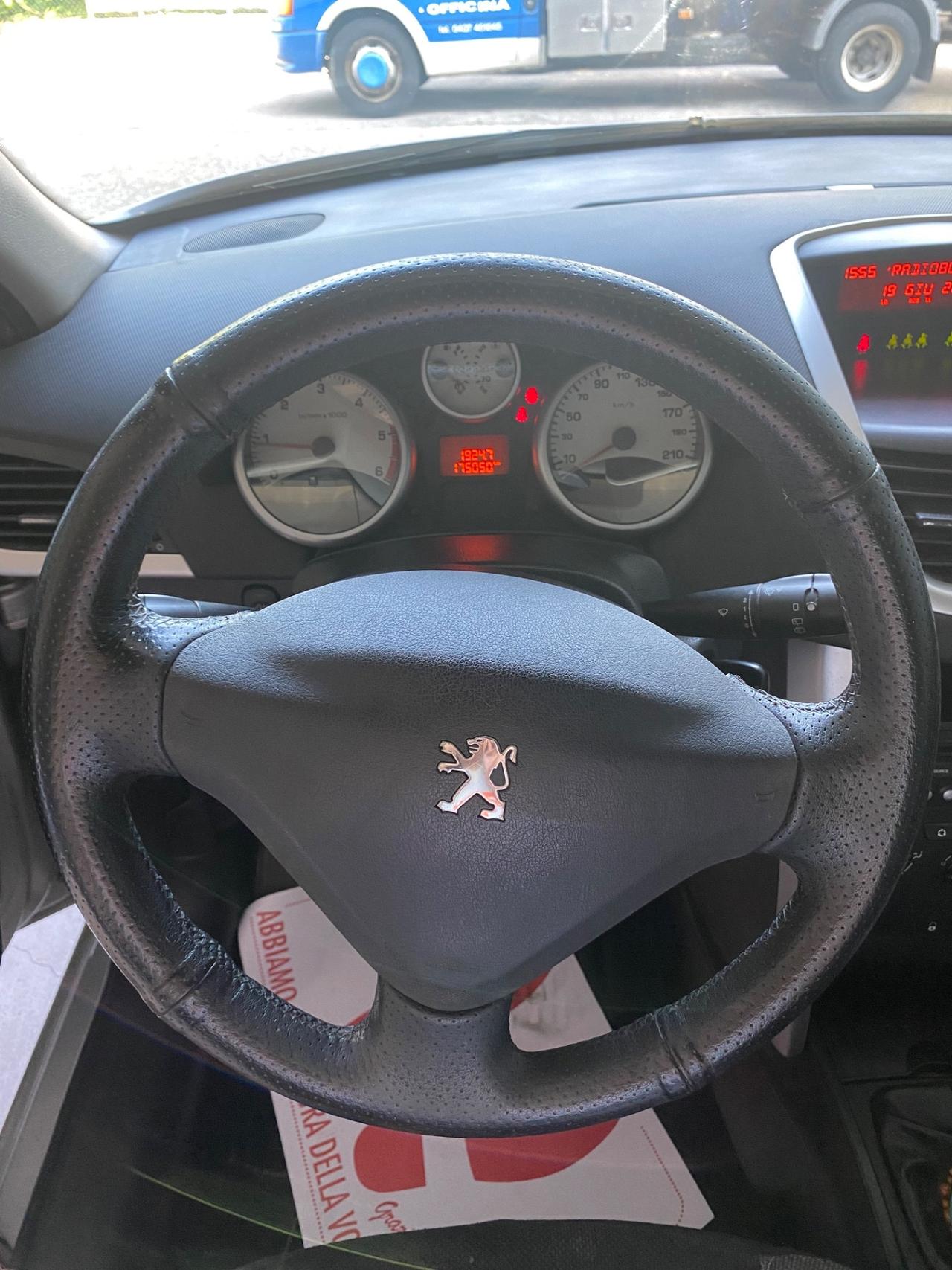 Peugeot 207 1.4 HDi 70CV 5p. XT Neopatentati