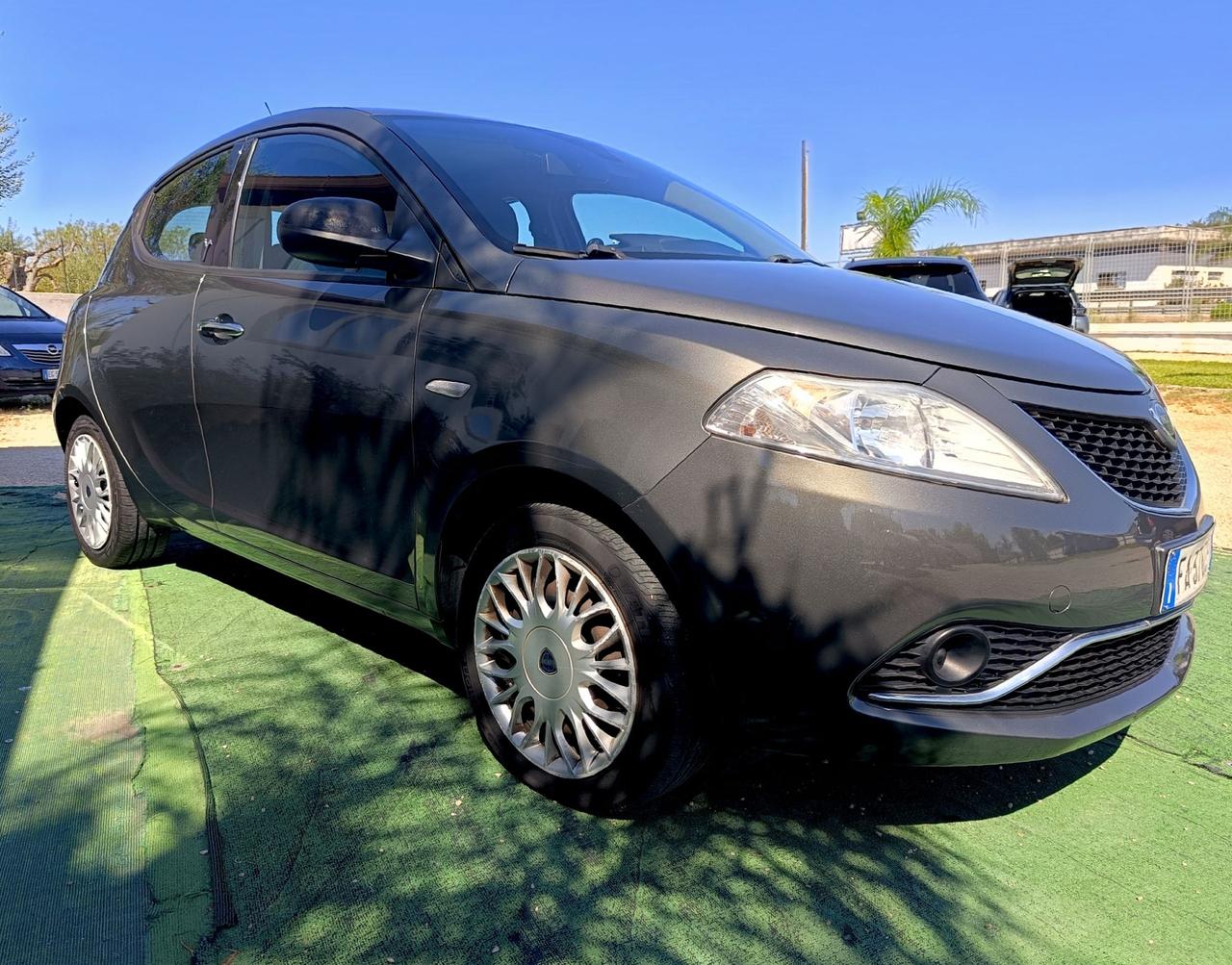 Lancia Ypsilon 1.2 69 CV 5 porte GPL Ecochic Silver - 2015