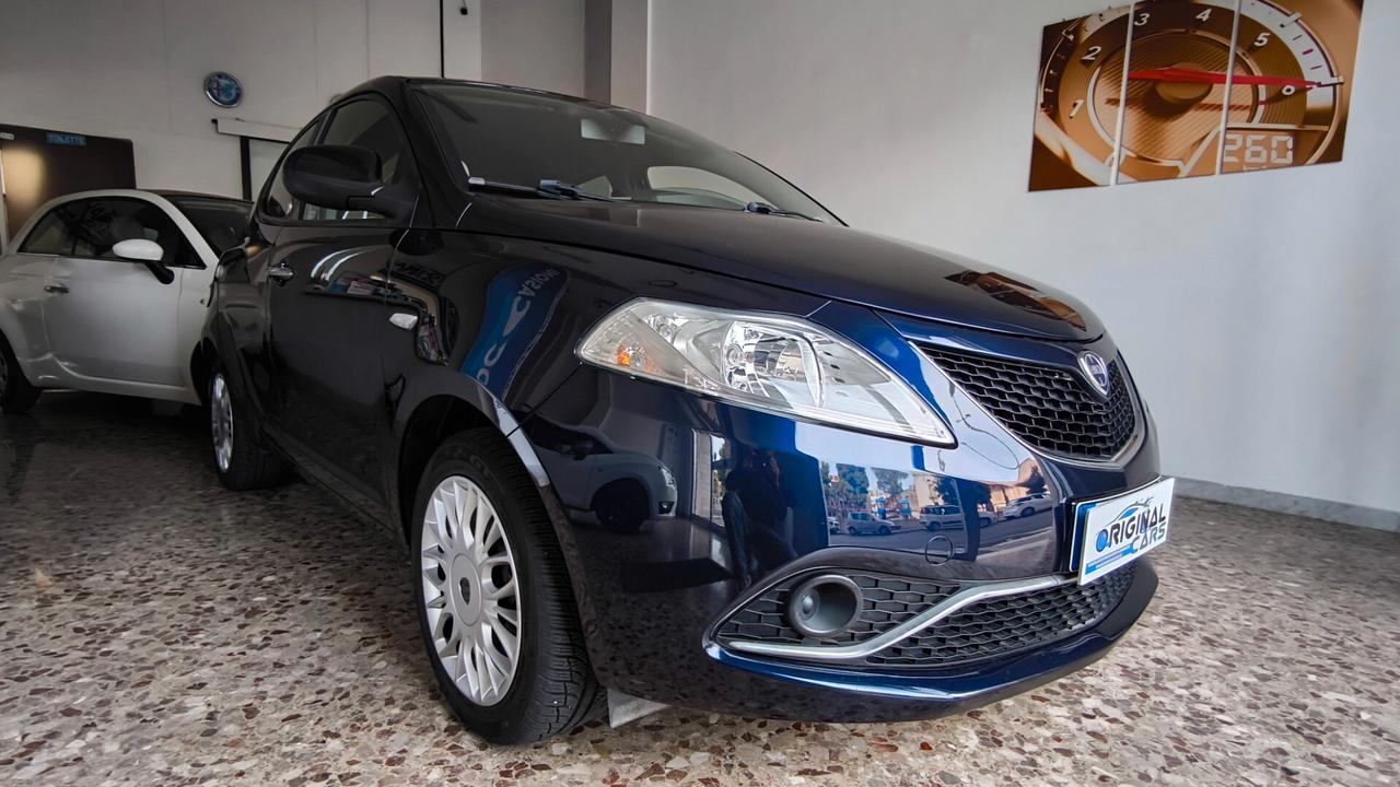 Lancia Ypsilon 1.2 69 CV 5 porte GPL Ecochic Silver