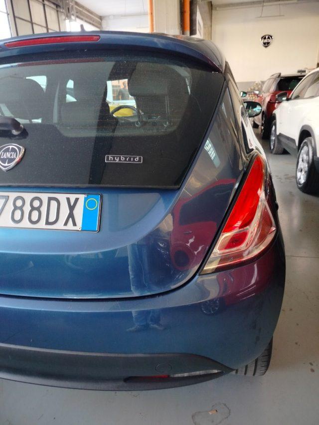 LANCIA Ypsilon 1.0 FireFly 5 porte S&S Hybrid Ecochic Silver