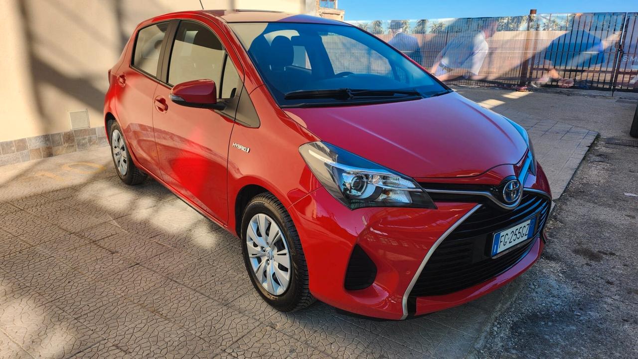 Toyota Yaris 1.5 Hybrid 5 porte Cool