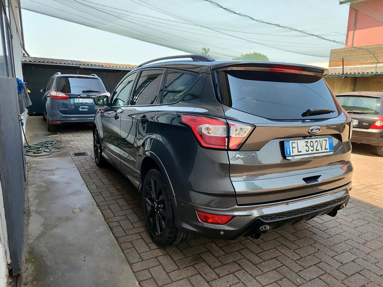 Ford Kuga 1.5 TDCI 120 CV S&S 2WD ST-Line