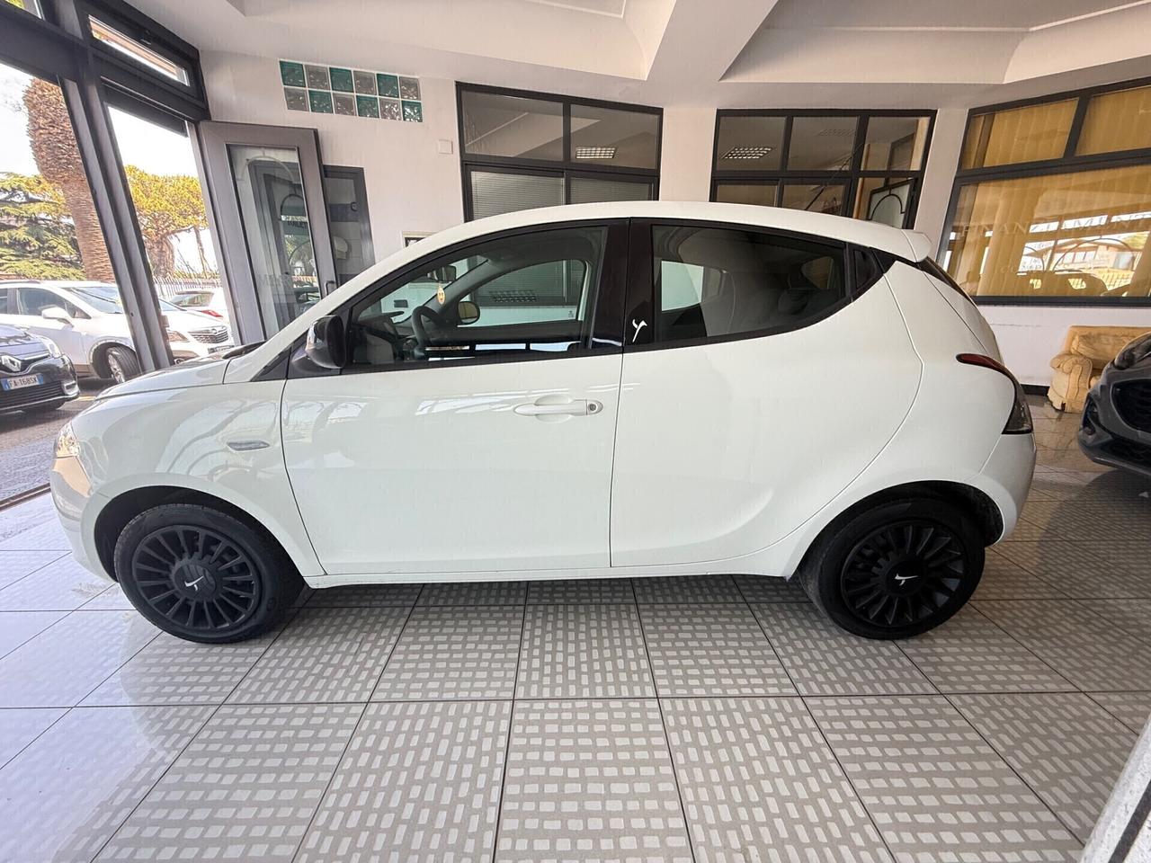 Lancia Ypsilon 1.2 69 CV 5 porte GPL Ecochic Gold