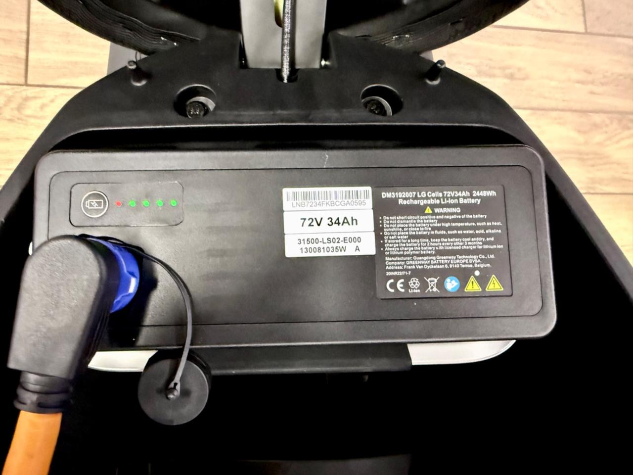 Scooter elettrico LvNeng NCE S