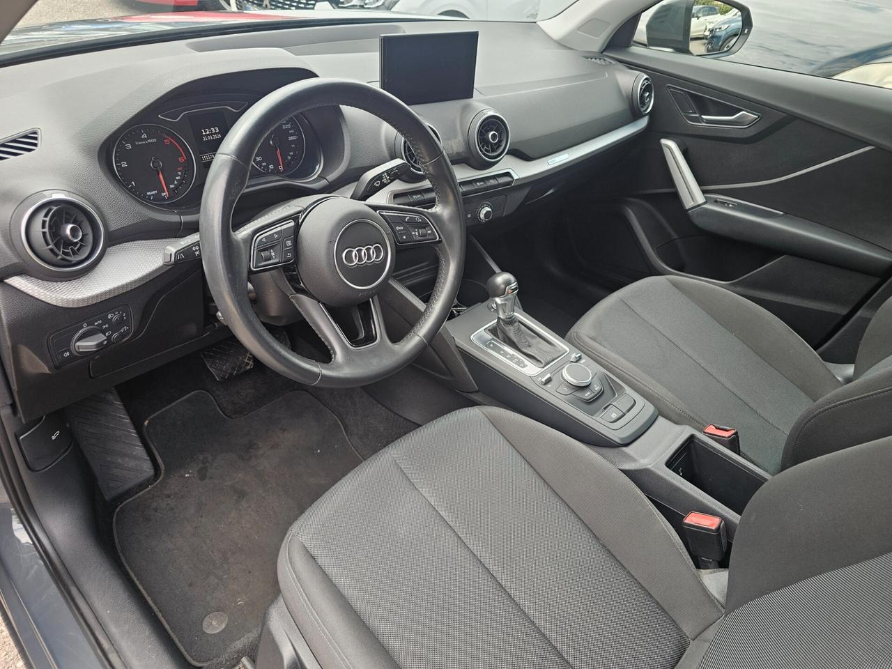 Audi Q2 30 TDI S tronic Identity Black