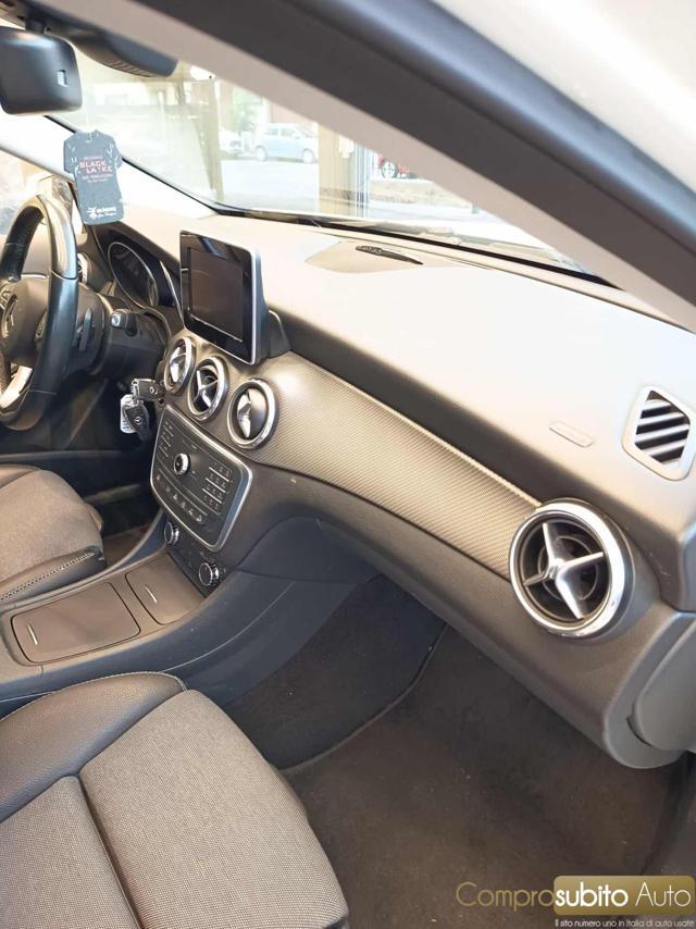 MERCEDES-BENZ GLA 200 d Automatic 4Matic Premium