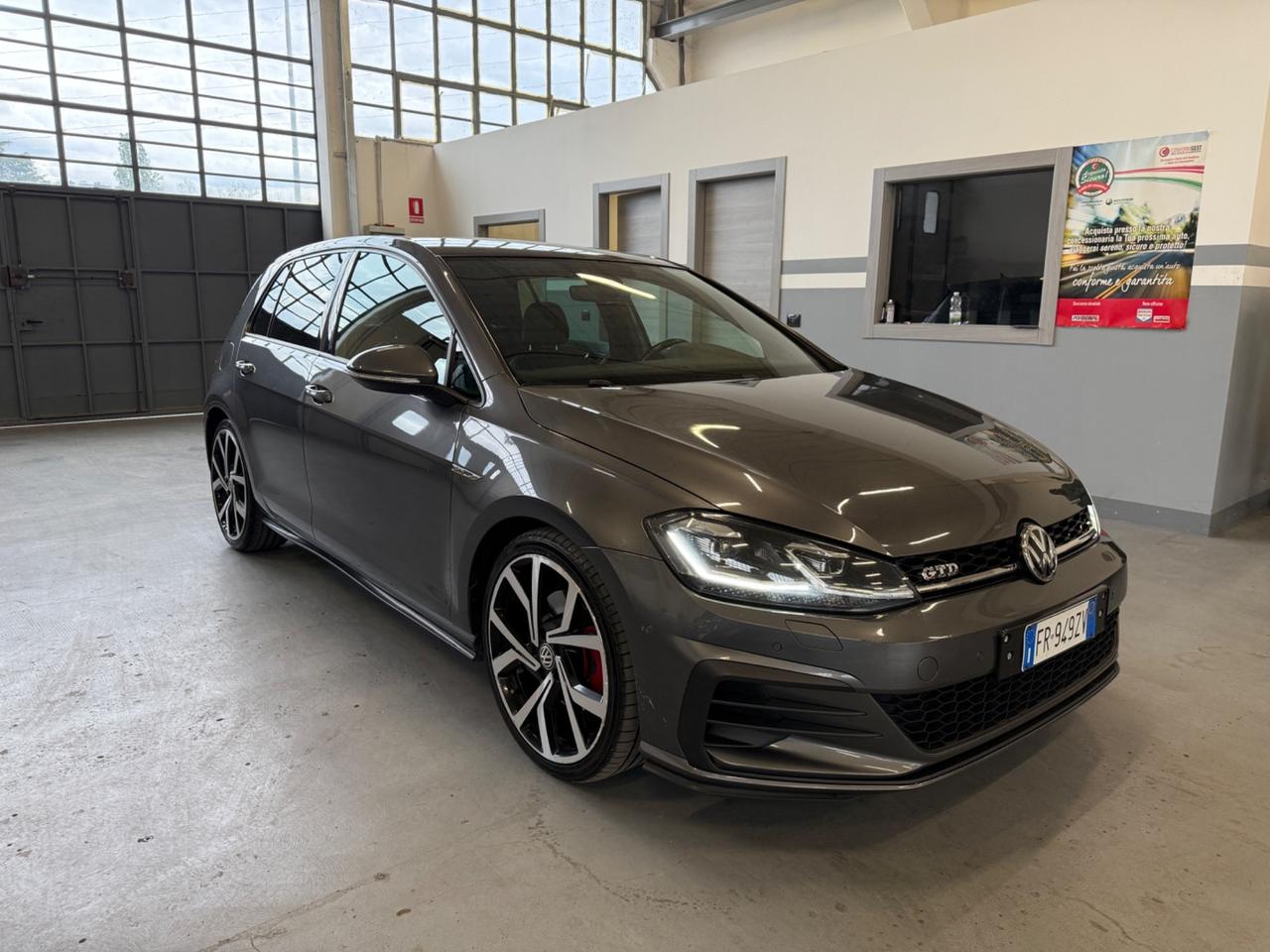 Volkswagen Golf GTD 2.0 TDI DSG 2018 184cv
