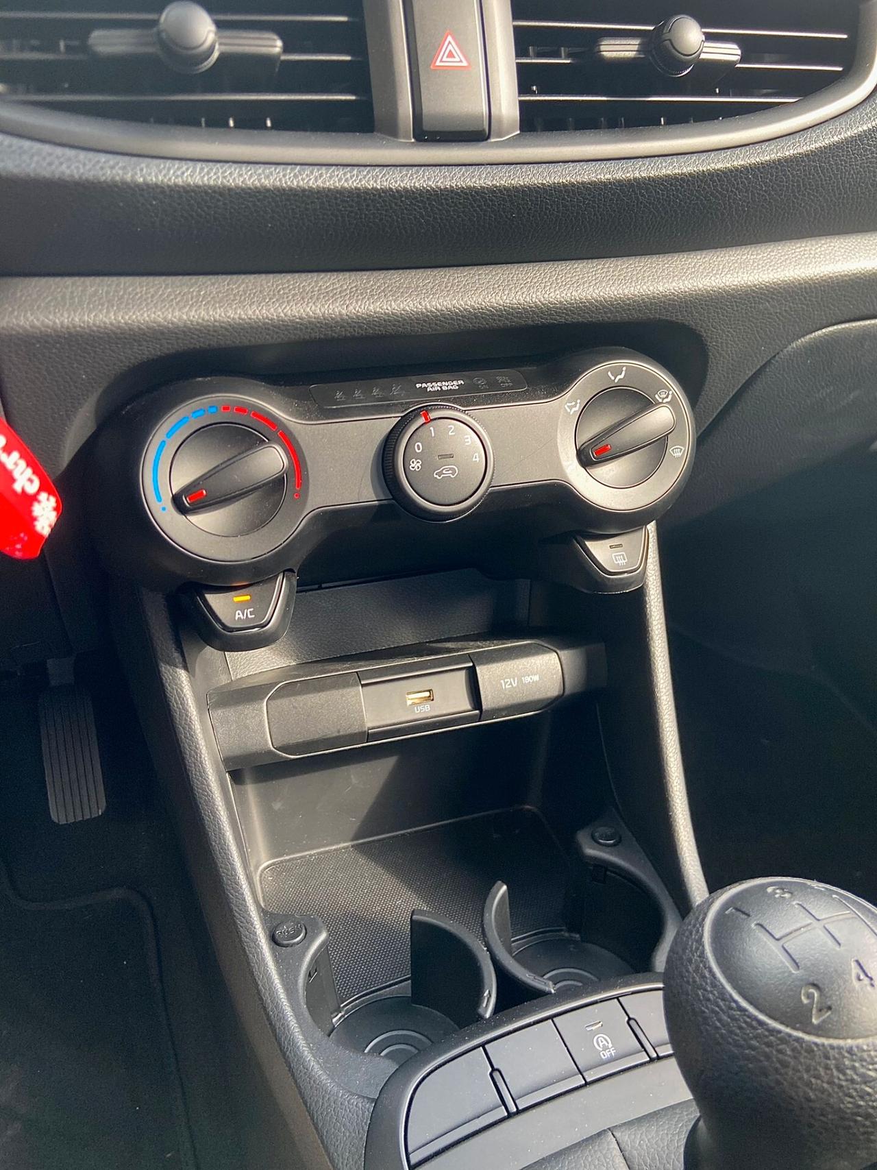 Kia Picanto 1.0 67cv 5p. Urban Special Edition