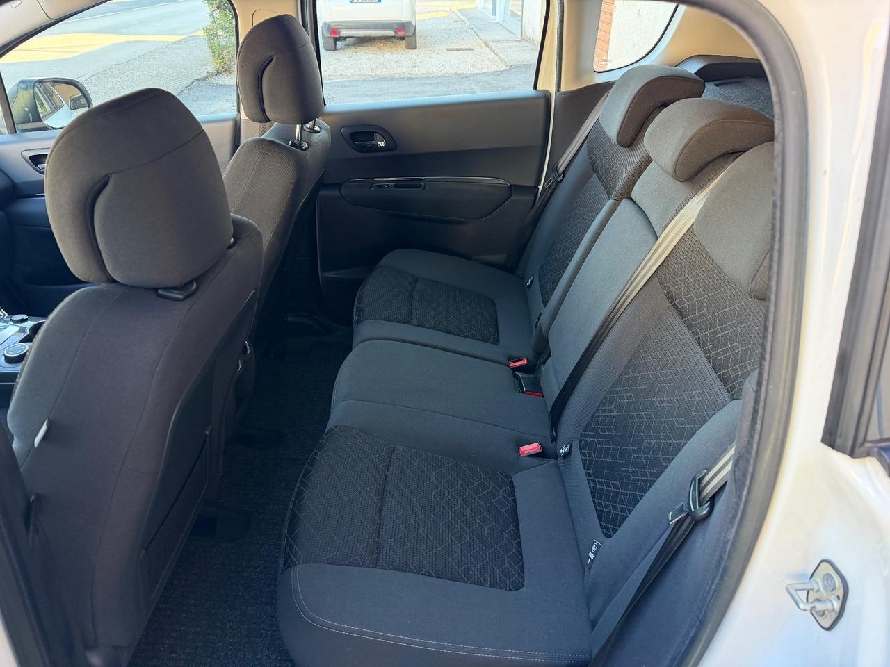 Peugeot 3008 1.6 HDi 115CV Active Cambio Automatico