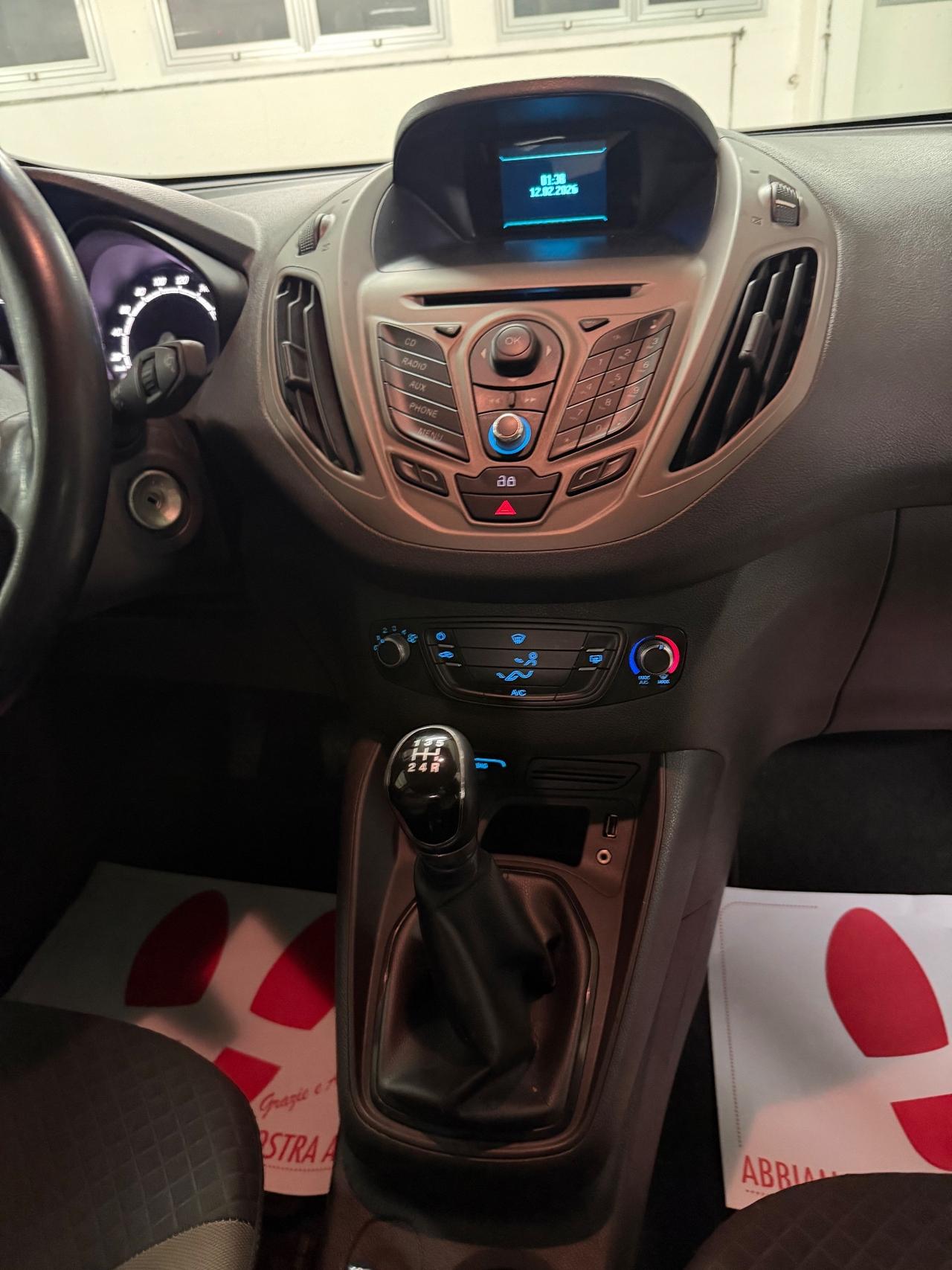 Ford Tourneo Courier 1.5 TDCI 95 CV Titanium