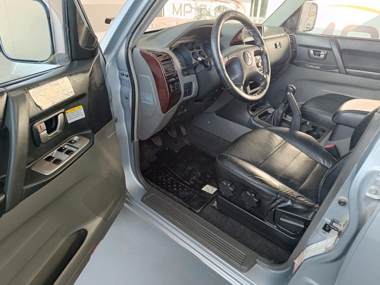 Mitsubishi Pajero 3.2 16V DI-D 5p. Instyle - 7 POSTI - ASI