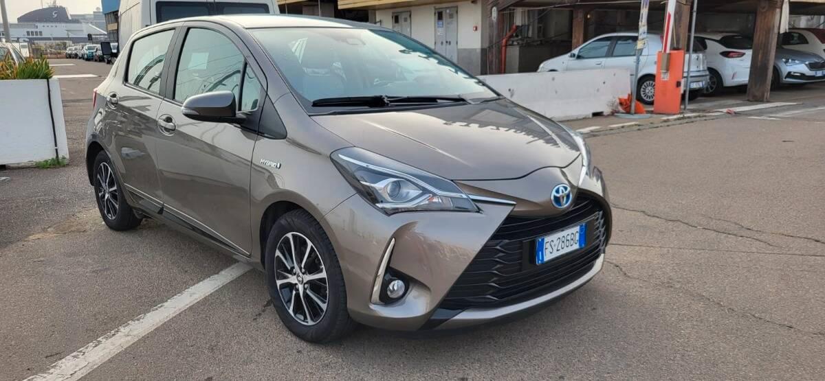 Toyota Yaris 1.5h Trend Grey Edition my18