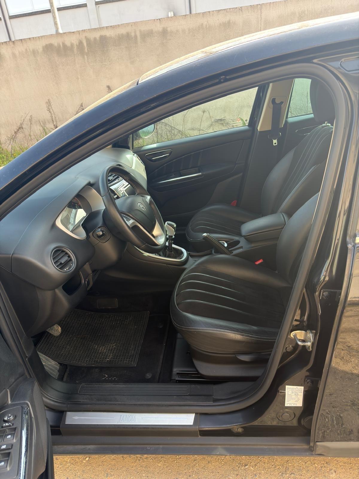 Lancia Delta 1.6 MJT DPF Platino