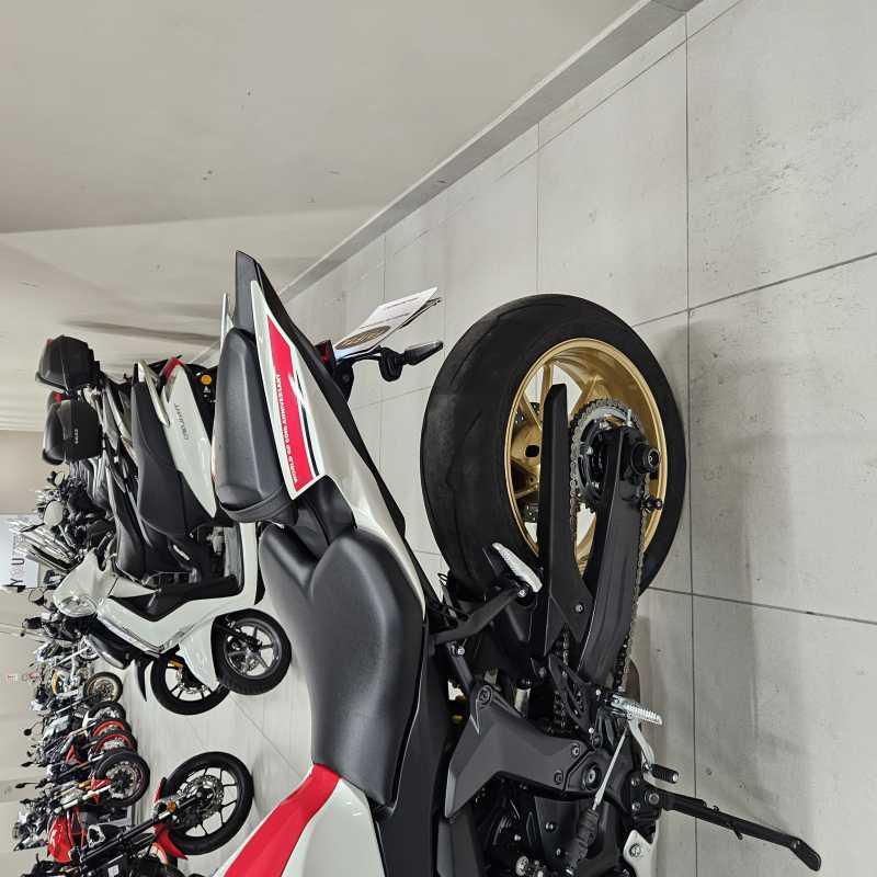 Yamaha YZF R7 World GP 60th Anniversary - 2023