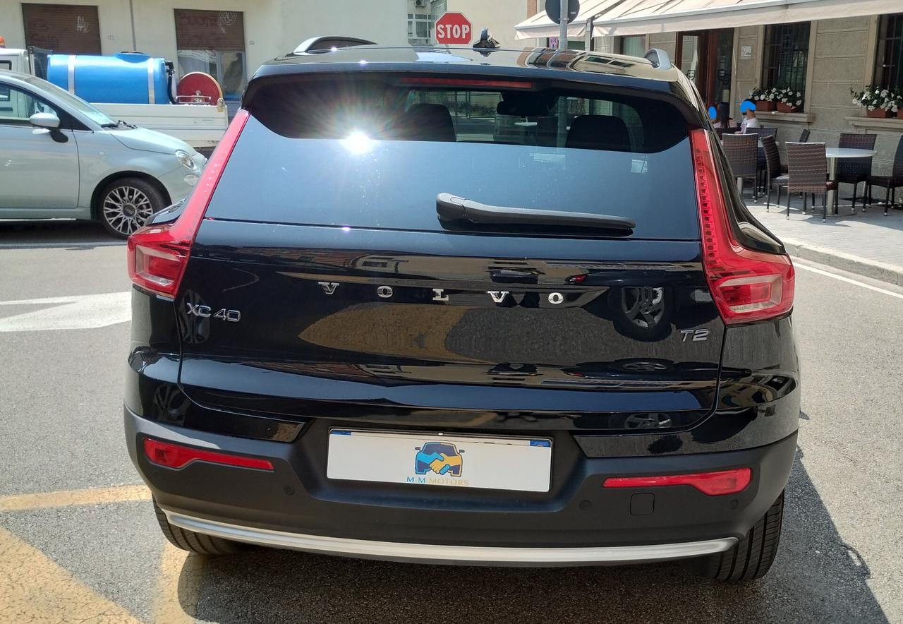 Volvo XC40 T2 automatico Essential
