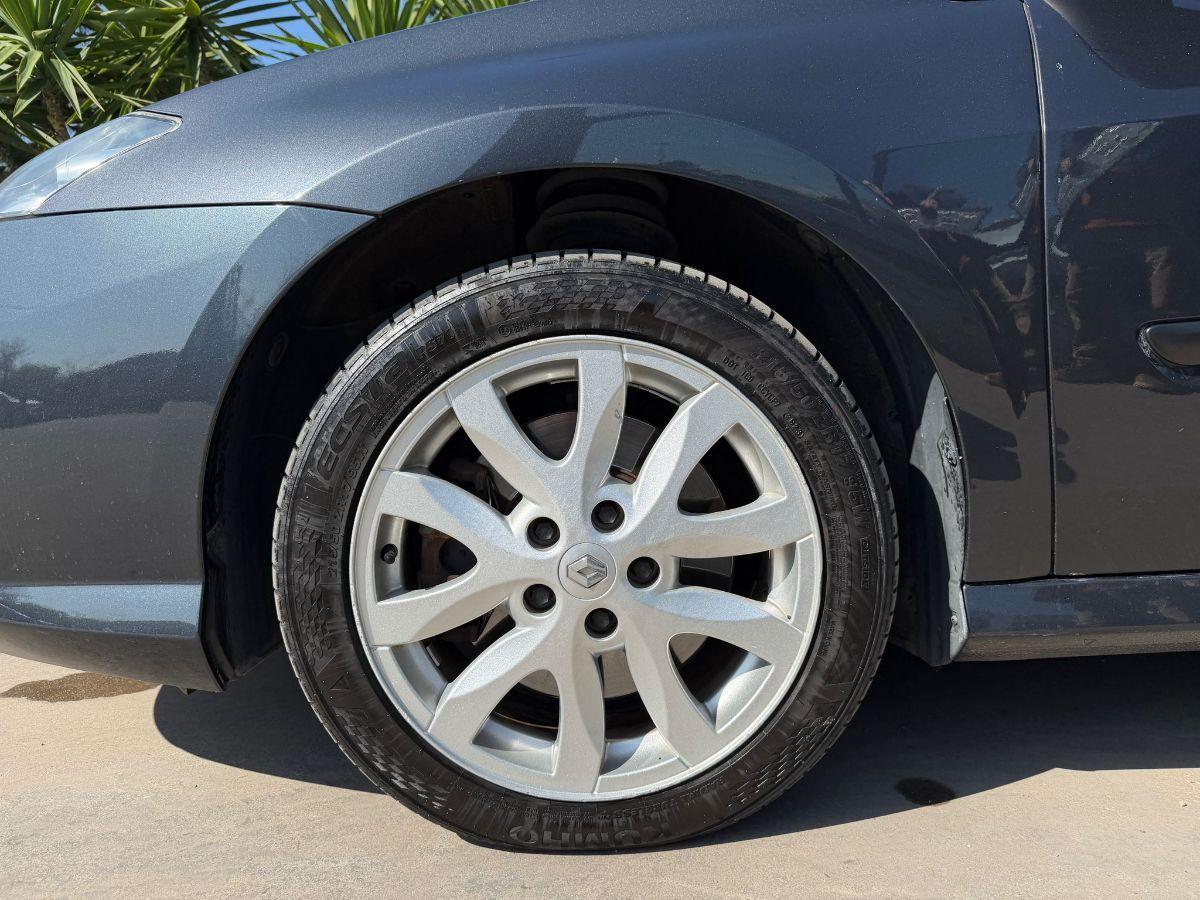 RENAULT - Laguna - 2.0 dCi 150CV 4Control