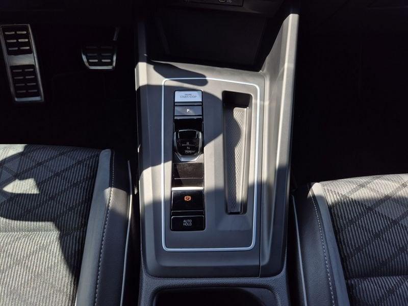 Volkswagen Golf 1.5 etsi evo R-Line 130cv dsg