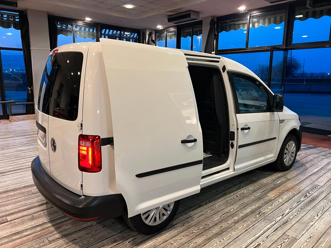 VW CADDY 2.0 TDI /UNICO PROP/79.000 KM !