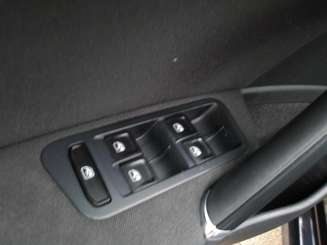 Volkswagen Golf 5 Porte Golf 5p 1.6 tdi Business 110cv dsg