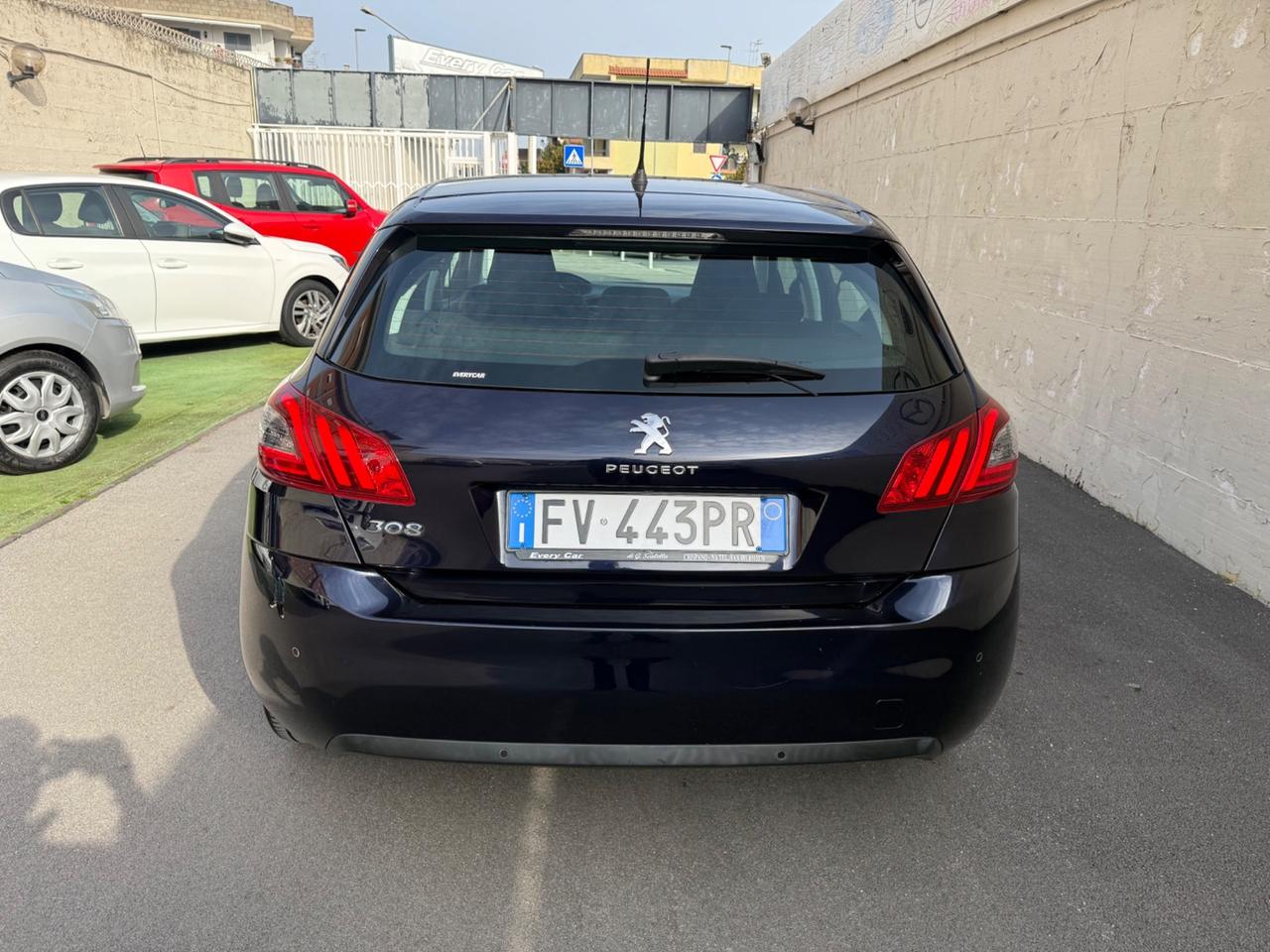 Peugeot 308 1.5diesel CAMBIO AUTOMATICO - 2019