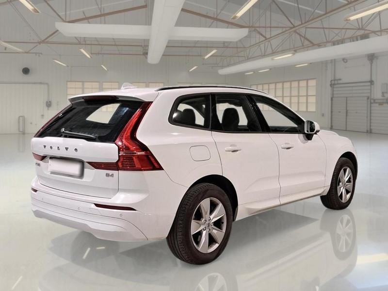 VOLVO XC60 B4 AUTOMATICO MOMENTUM SUV