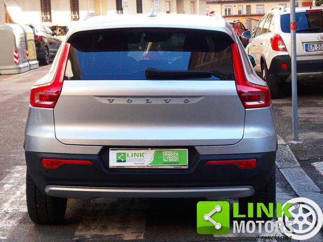 VOLVO XC40 T3 Momentum -UNICO PROPRIETARIO-FULL OPTIONALL...