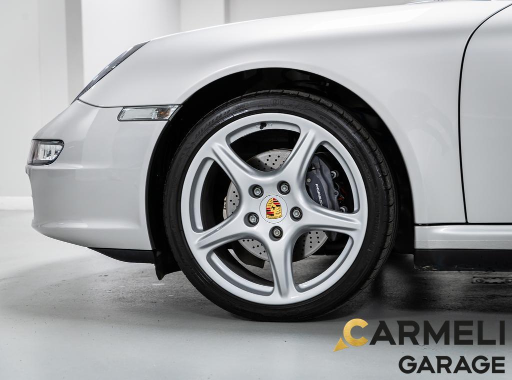 Porsche 911 V Carrera 997 2004 Coupe 997 Carrera 4 Coupé