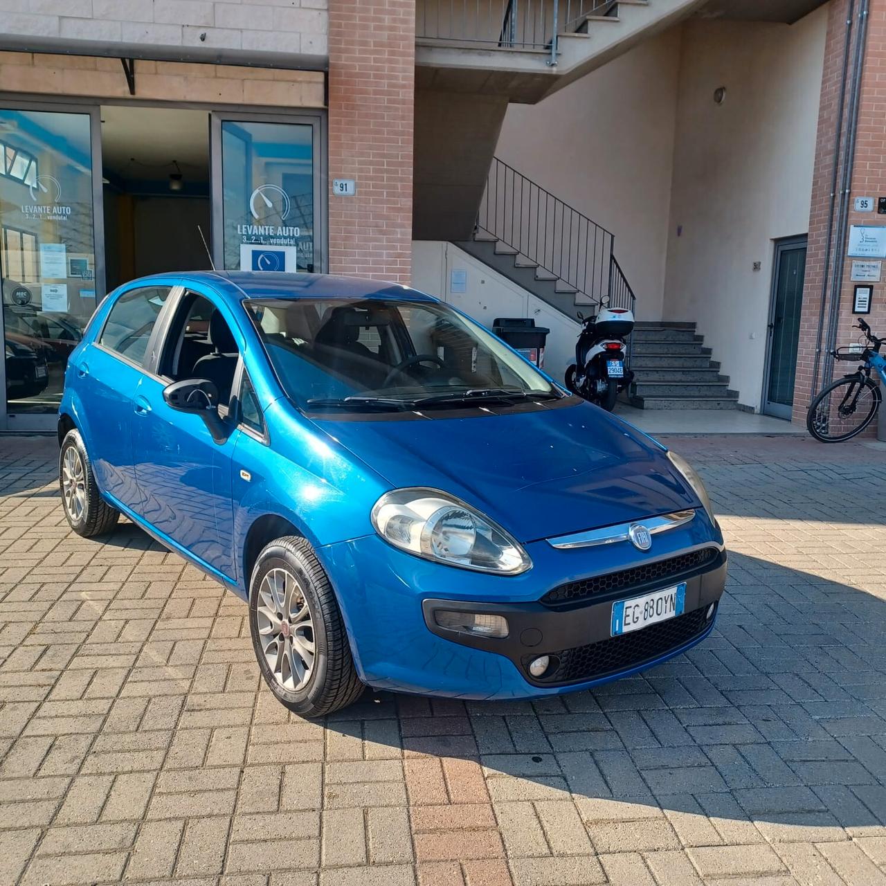 126628KM PUNTO EVO 1.4 NEOPATENTATI BEN CONSERVATA
