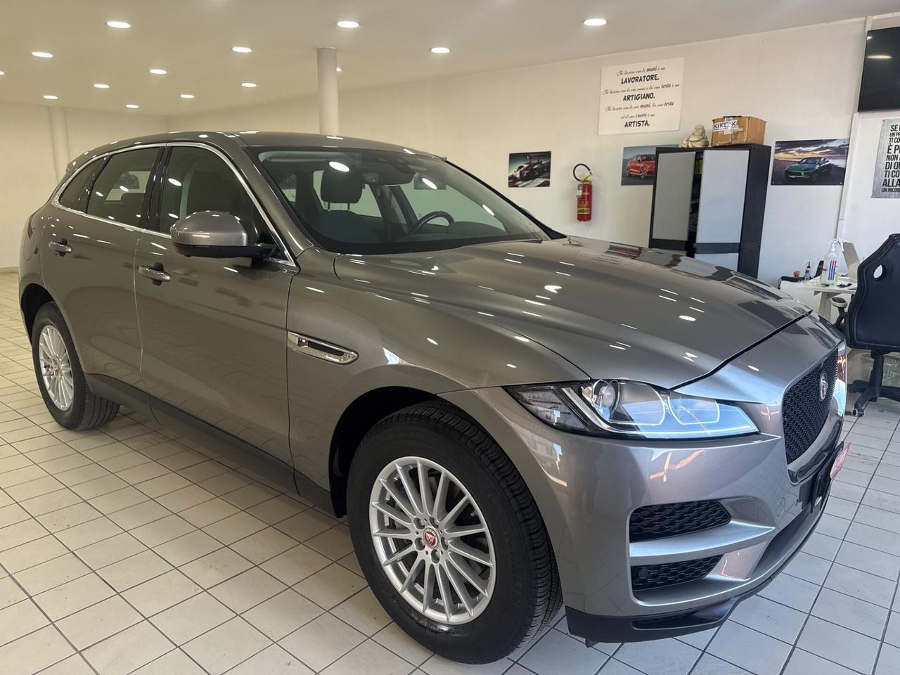 Jaguar F-Pace 2020 180 cv portfolio