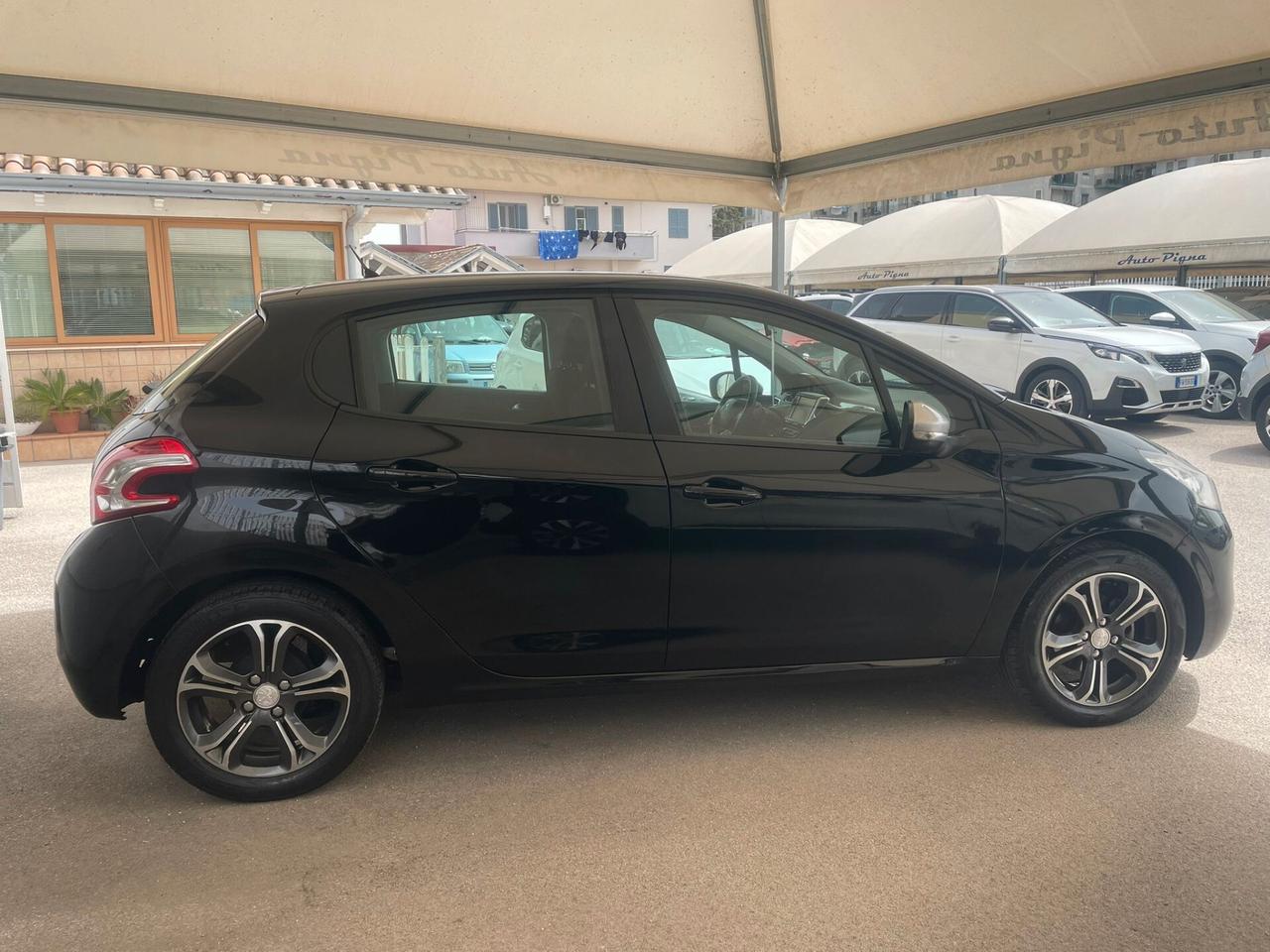 Peugeot 208 1.4 HDi 68 CV 5 porte Allure