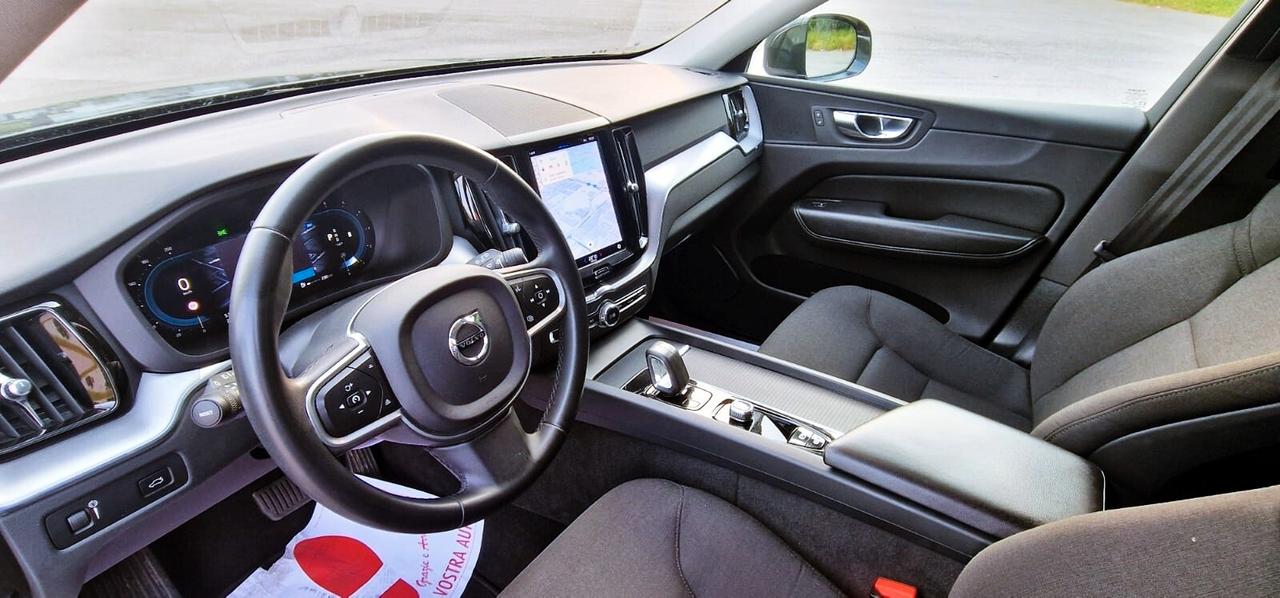 VOLVO XC60 B4 Diesel/Ibrida Momentum Pro