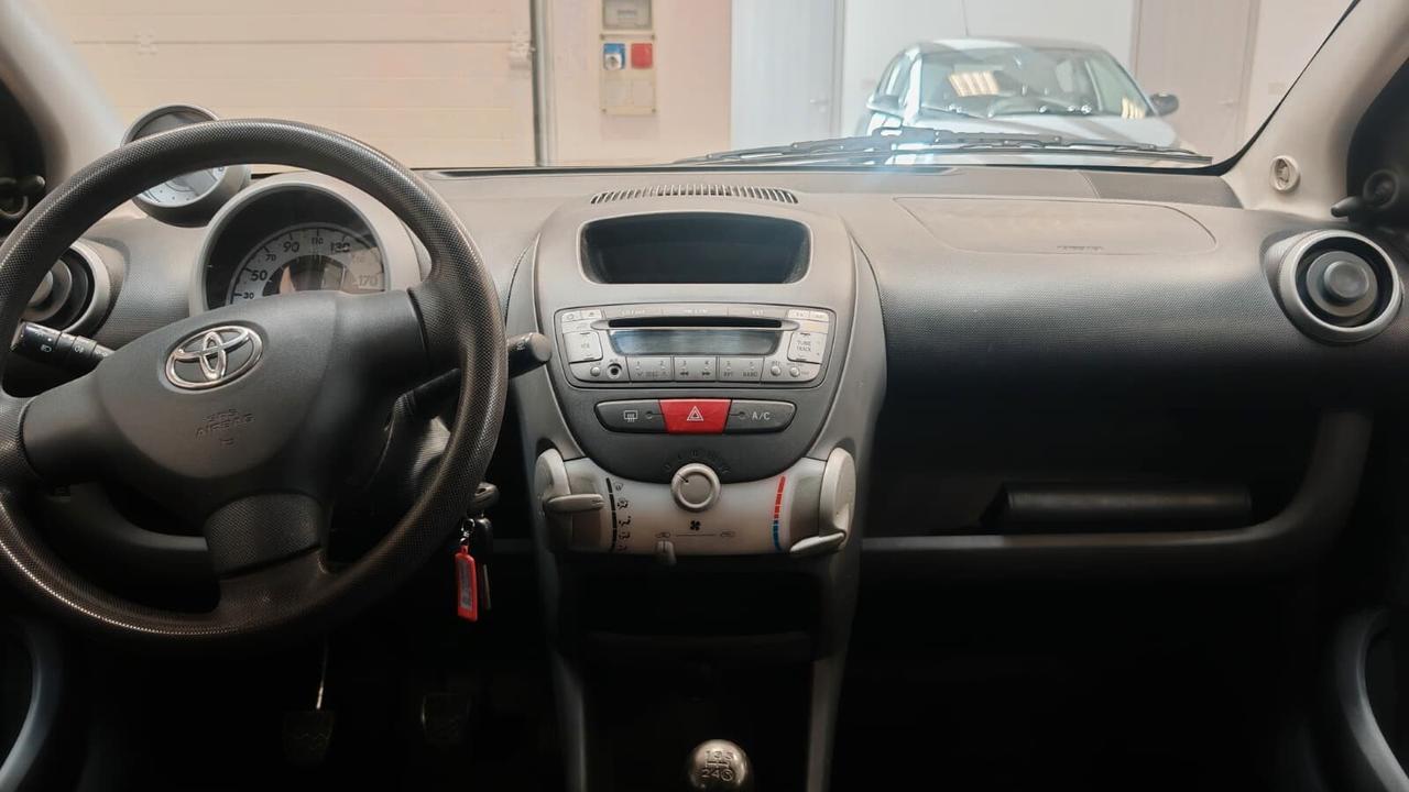 Toyota Aygo 1.0 12V VVT-i 5P Sol