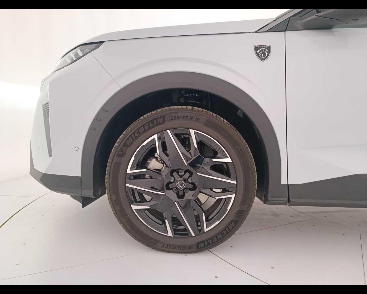 PEUGEOT Nuovo 5008 Hybrid 136 e-DCS6 GT