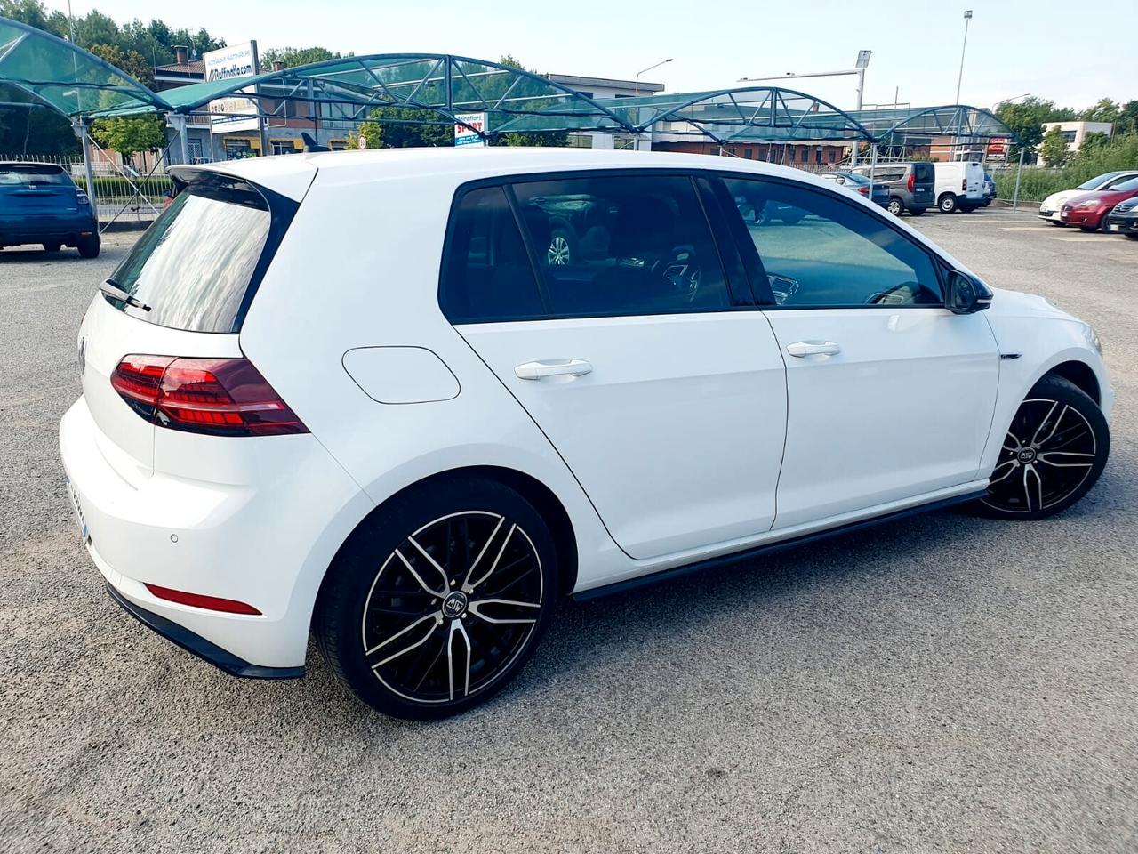 Volkswagen Golf VOLKSWAGEN GOLF 1.6 TDI 115Cv EXSECUTIVE R-LINE BLUE MOTION