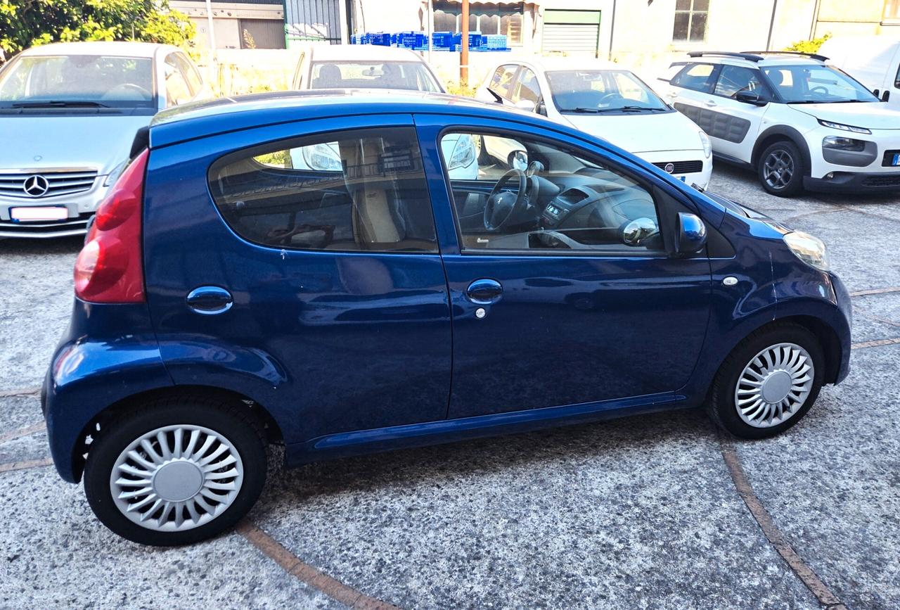Peugeot 107 1.0 68CV 5p. TAGLIANDATA CLIMA RADIO
