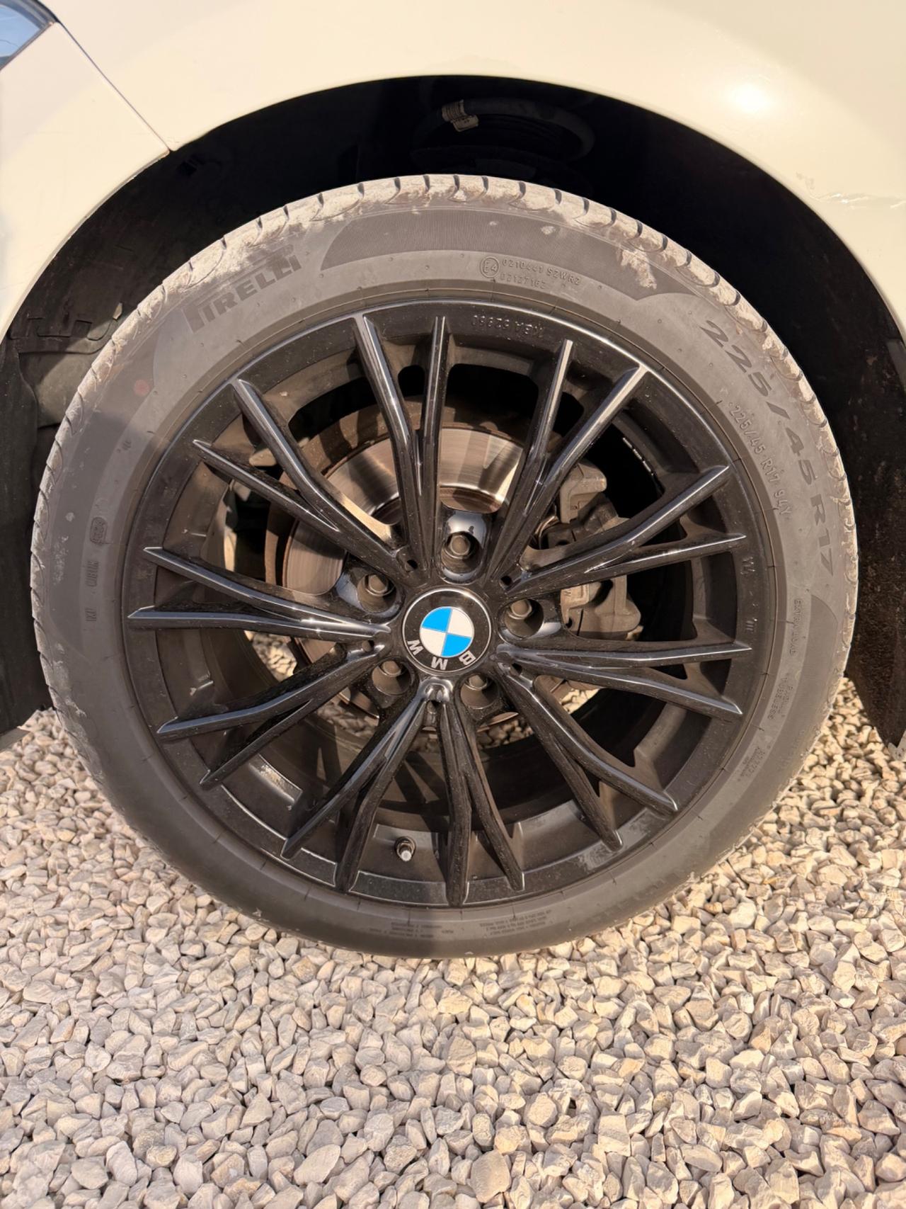 Bmw 118 118d 5p. Sport 2015 fari uxeno navigatore