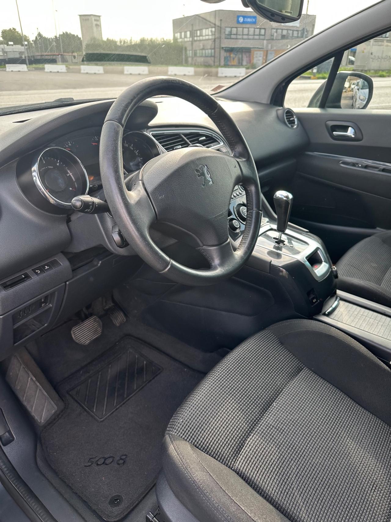 Peugeot 5008 1.6 HDi 110CV cambio robotizzato Tecno