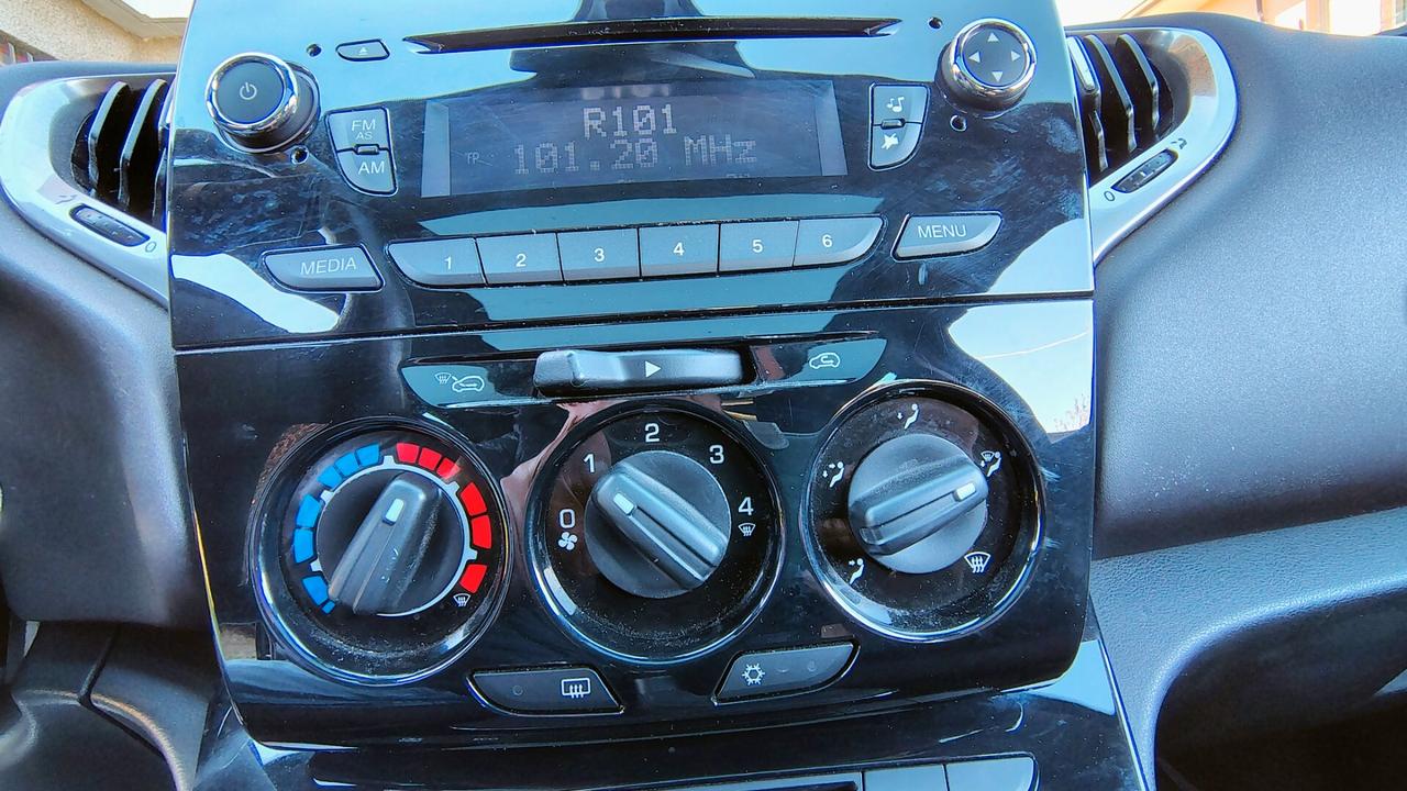 Lancia Ypsilon 0.9 BENZINA TWIN AIR 85 CV SILVER