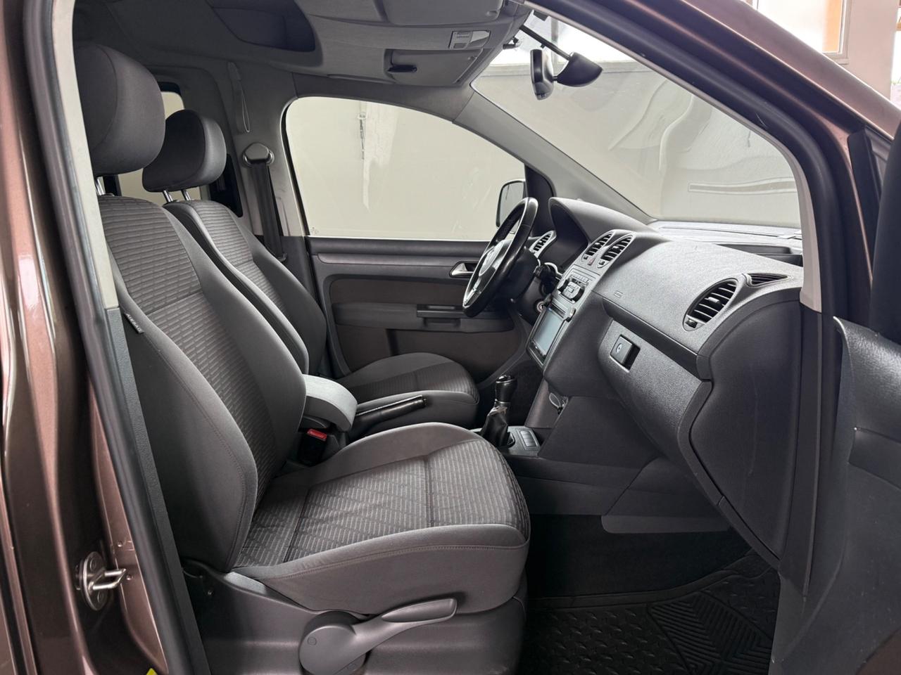 Volkswagen Caddy 1.6 TDI 102 CV 5p. Highline Maxi 7 posti / trasporto disabili