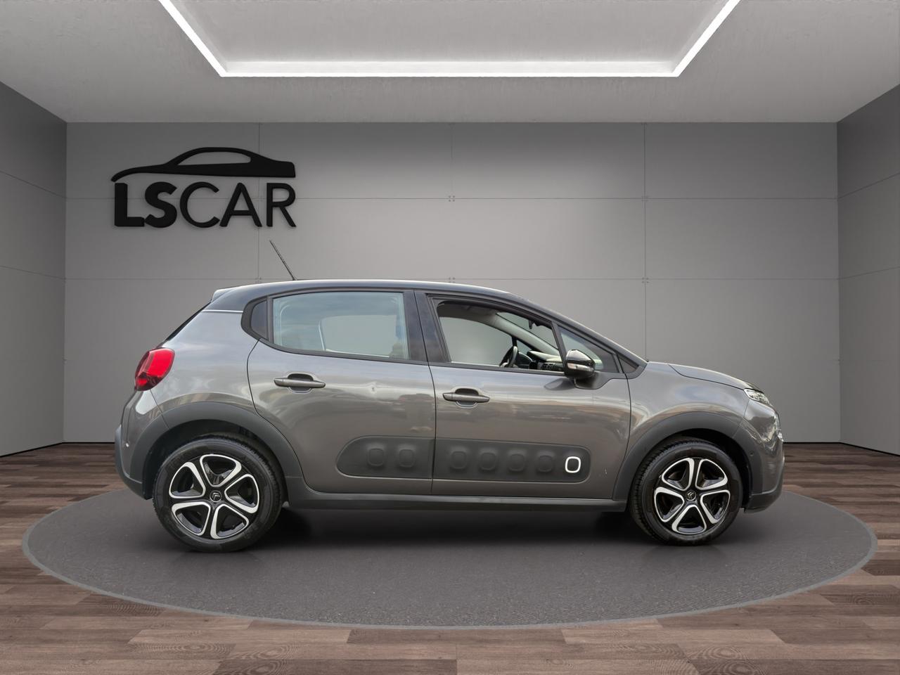 Citroen C3 1.2 Shine 83cv - Unipro - Promo Finanziamento - Neopatatentati - Tagliandi certificati - Cerchi in lega - Schermo - Clima Automatico